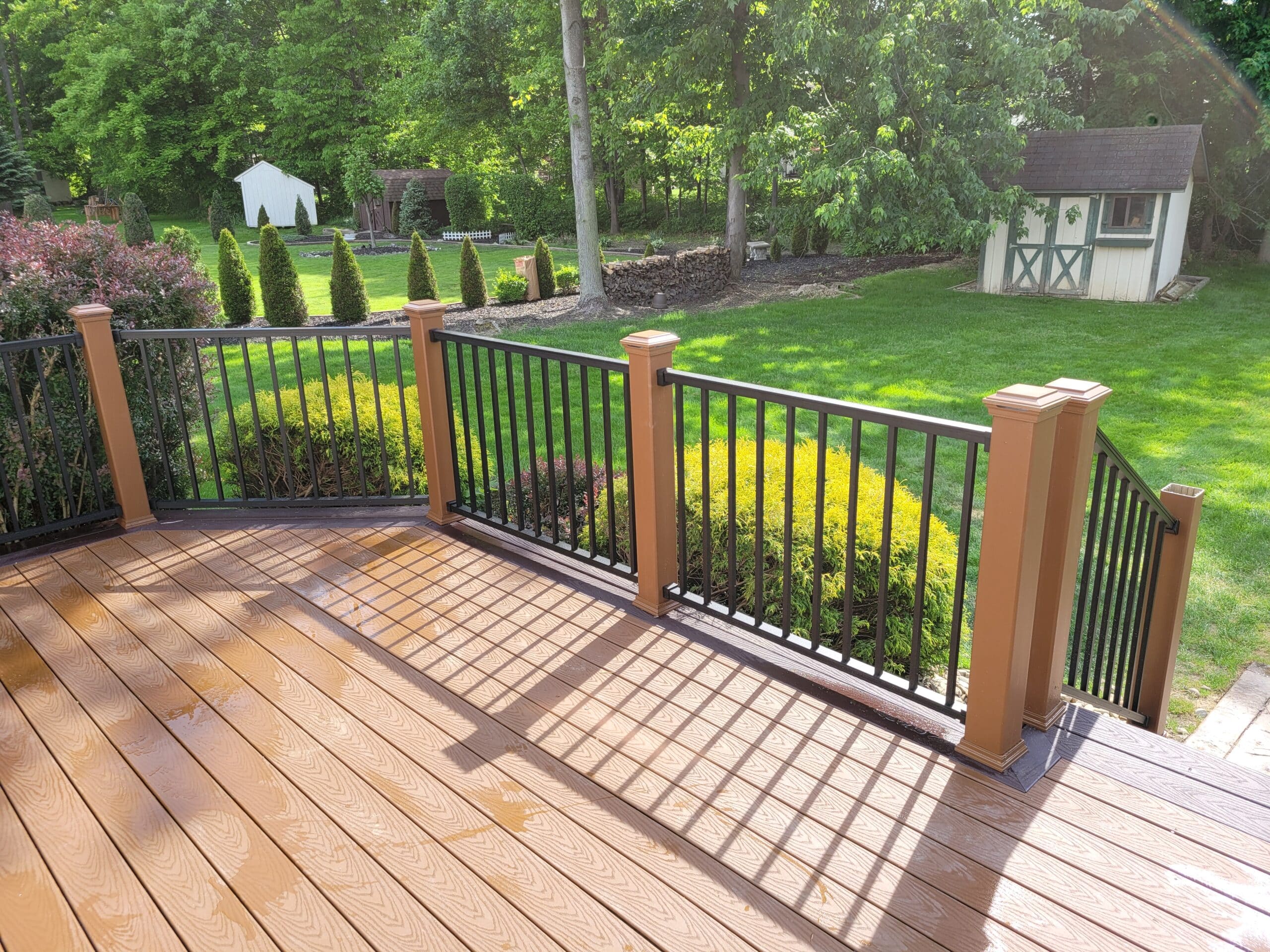 Trex deck railing with metal balusters - Deck railing contractors in Ohio